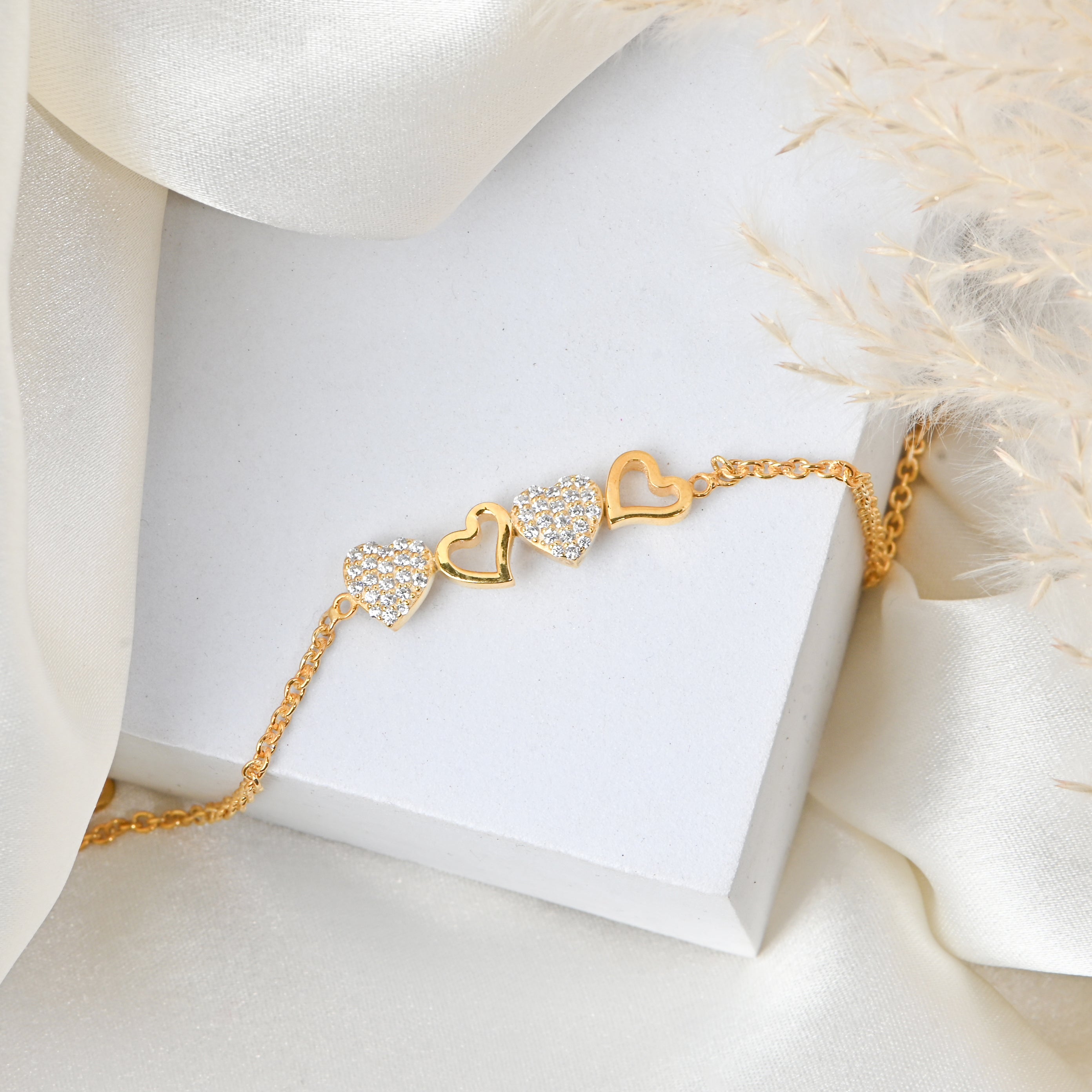 Elegant Heart Shape Moissanite Diamond Bracelet for Her with Timeless Sparkle and Romantic Luxury Charm