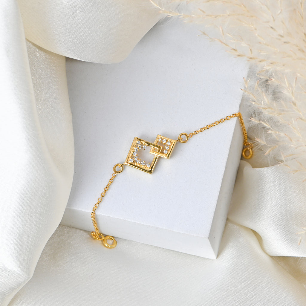 Elegant Square Shape Moissanite Diamond Bracelet for Her with Timeless Sparkle and Luxurious Romantic Charm �ï¿