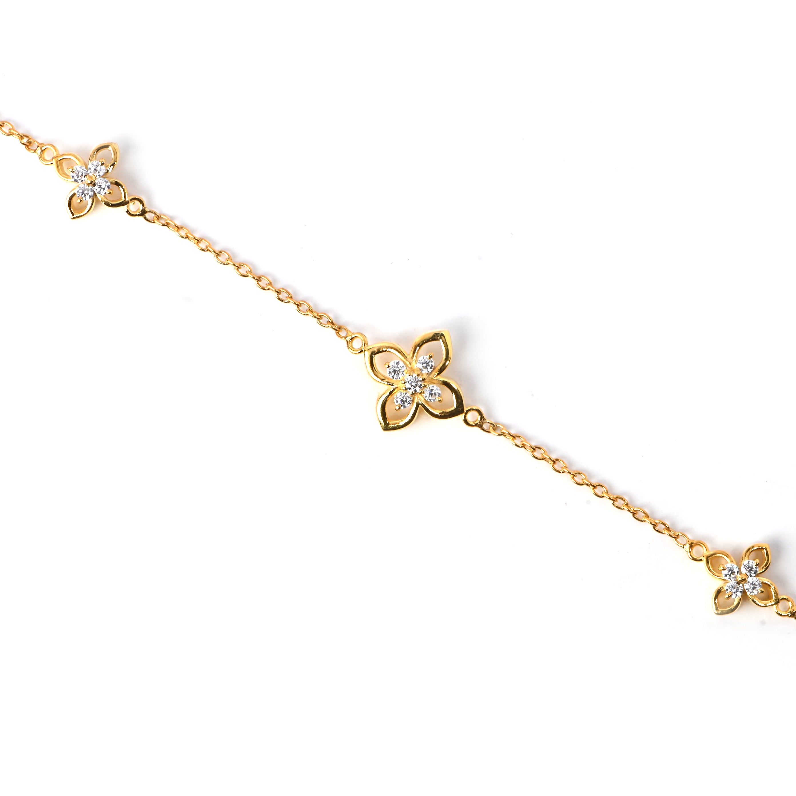 Elegant Four Leaf Moissanite Bracelet for Her with Lucky Charm and Timeless Sparkling Luxury