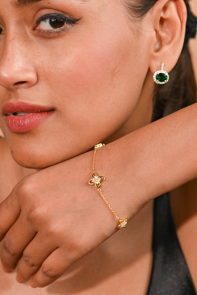 Elegant Four Leaf Moissanite Bracelet for Her with Lucky Charm and Timeless Sparkling Luxury Main Image
