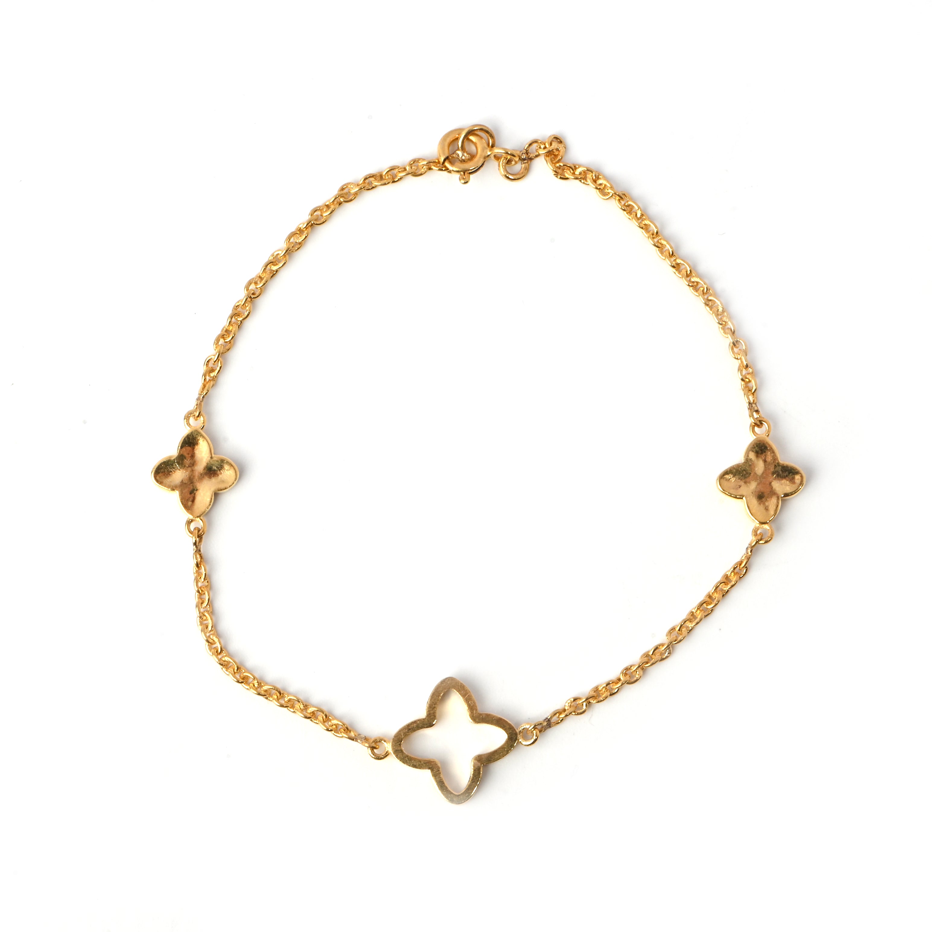 Elegant Four Leaf Clover Plain Bracelet for Her, Perfect Timeless Birthday Gift with Minimalist Luxury