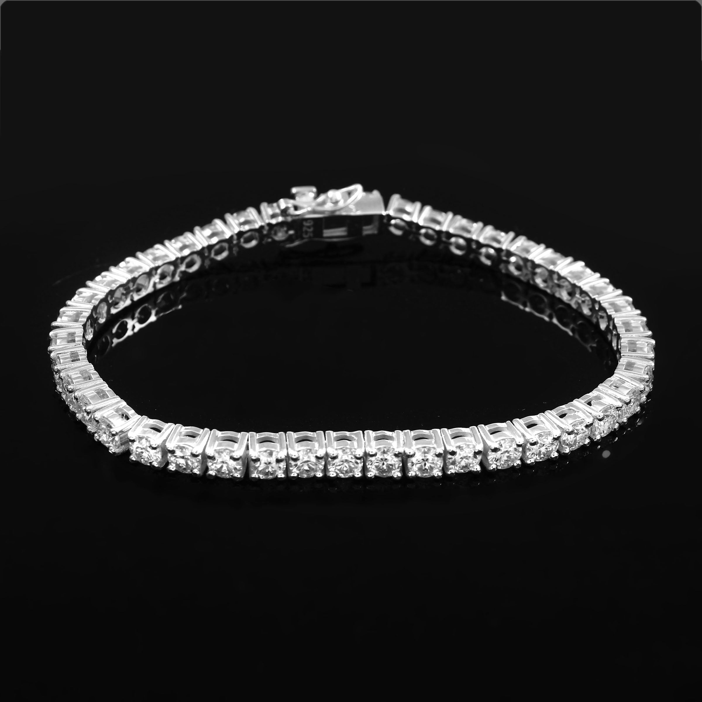 Luxury Moissanite Tennis Bracelet for Women, Timeless Sparkle, Elegant Wedding and Anniversary Jewelry