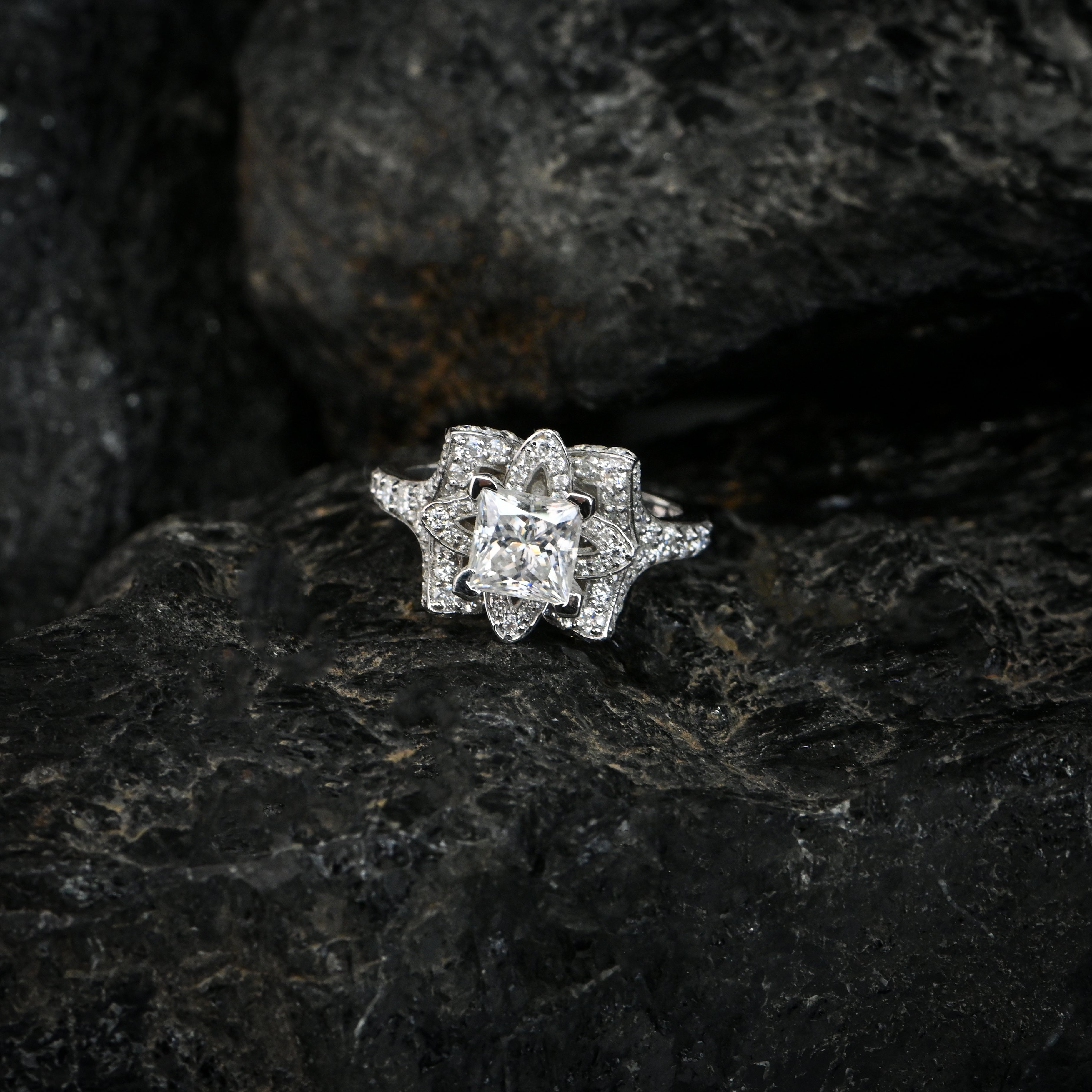 Elegant Princess Cut Moissanite Flower Ring in Sterling Silver – Timeless Floral Beauty Crafted for Everyday Luxury and Sparkling Grace