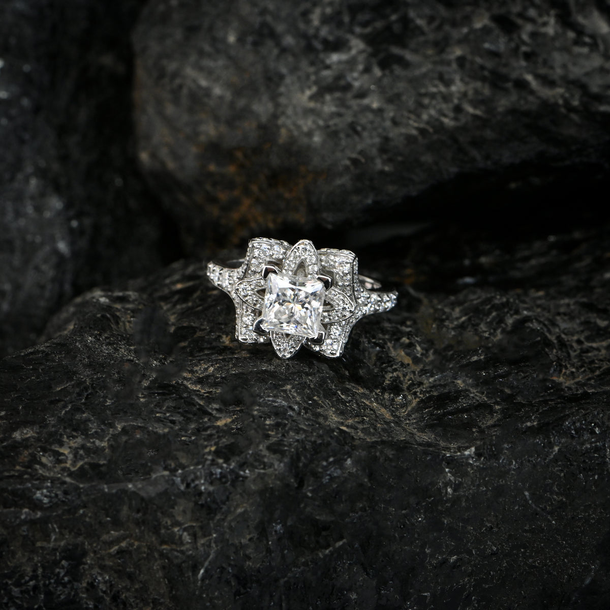 Elegant Princess Cut Moissanite Flower Ring in Sterling Silver – Timeless Floral Beauty Crafted for Everyday Luxury and Sparkling Grace
