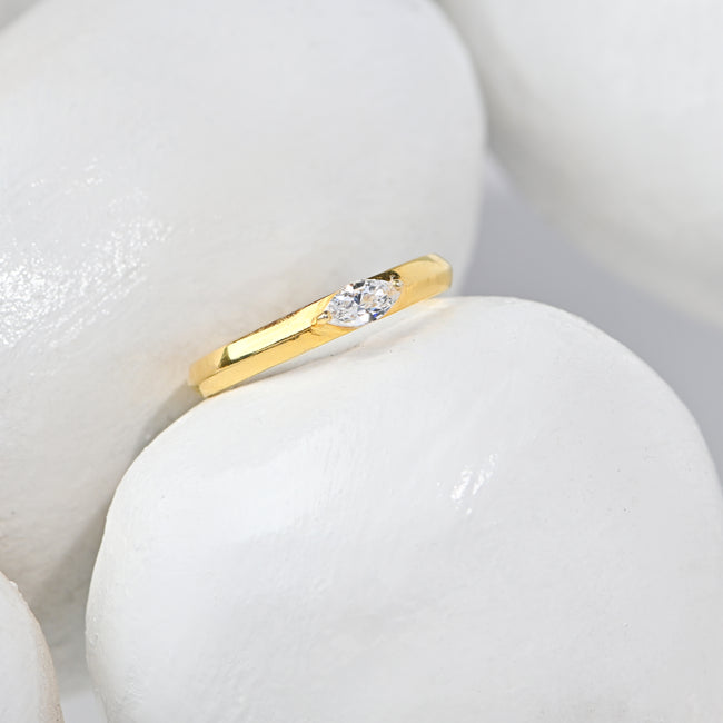 Luxury Marquise Cut Moissanite Ring in Sterling Silver – Brilliant Sparkle, Elegant Design, Timeless Beauty ✨ Hover Image