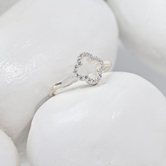 Luxury Clover Moissanite Round Cut Sterling Silver Ring – Brilliant Sparkle, Elegant Design, Timeless Gift for Women Hover Image