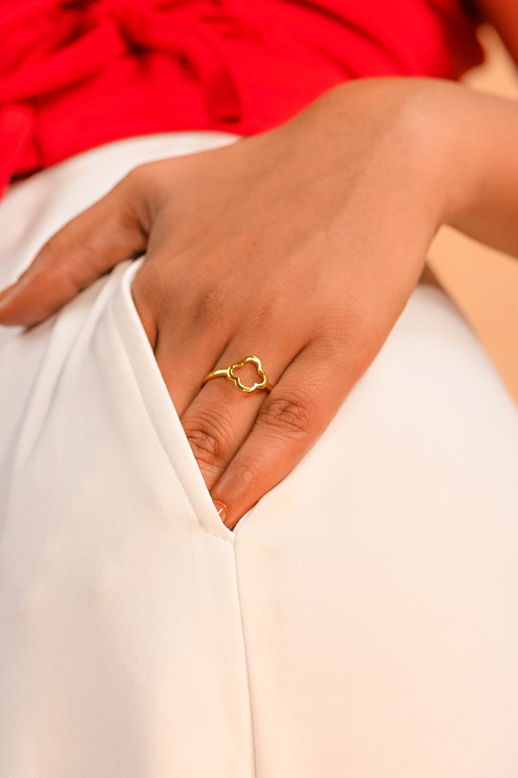 Elegant Four-Leaf Clover Ring in Sterling Silver – Lucky Charm Jewelry with Timeless Sparkle and Style