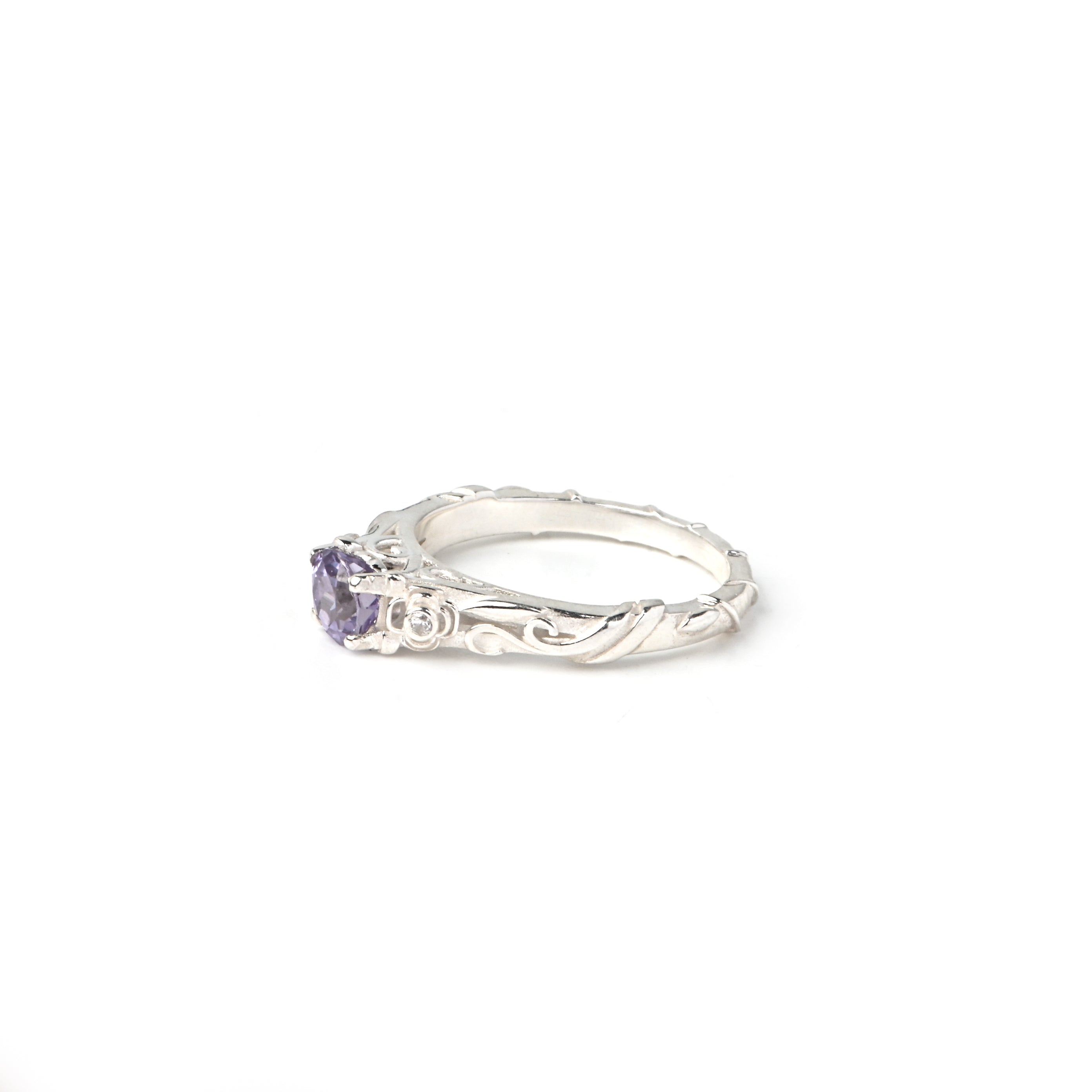 Elegant Round Cut Alexandrite Ring in Sterling Silver – Timeless Sparkle, Luxury Jewelry for Every Occasion