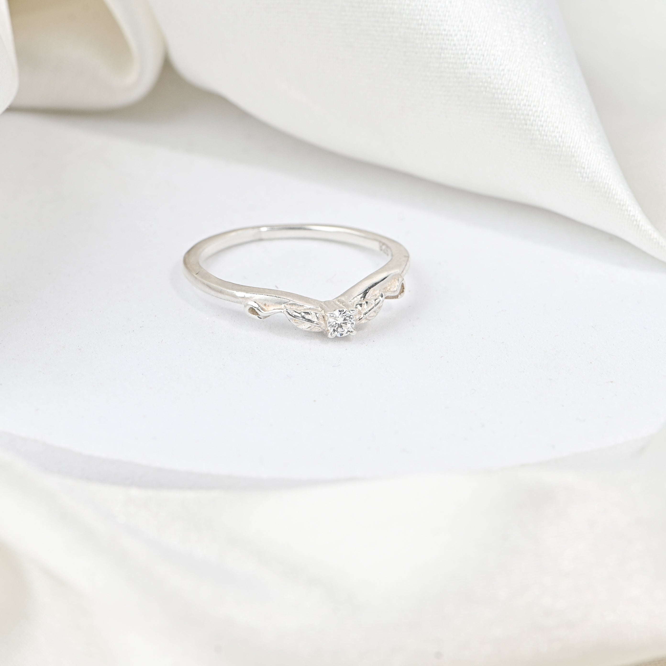 Elegant Round Cut Moissanite Silver Band Ring for Women, Timeless Sparkle Wedding Anniversary Fine Jewelry