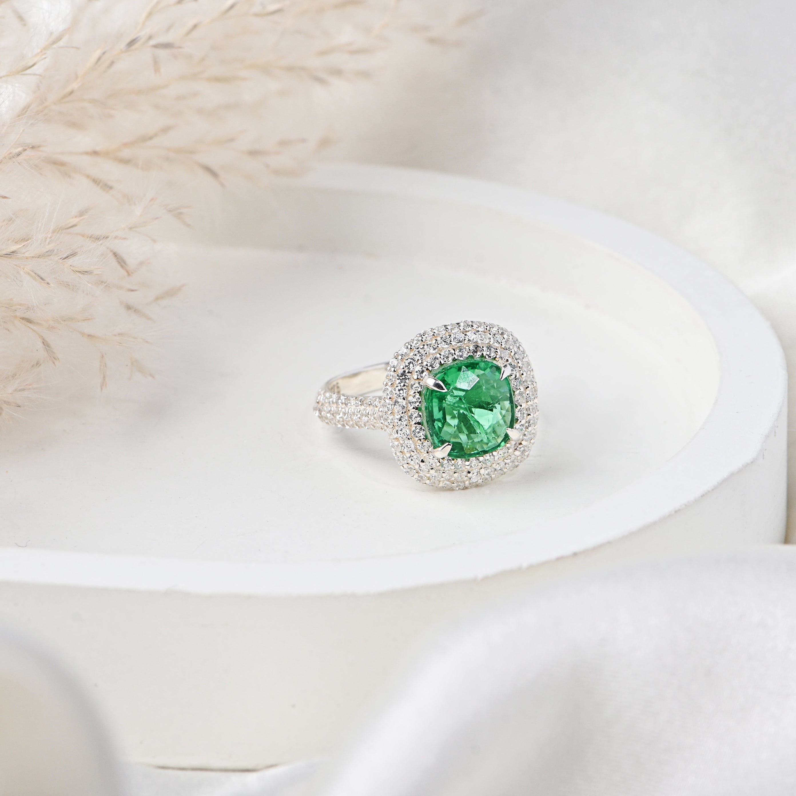 Elegant Cushion Cut Lab-Grown Emerald Ring in Sterling Silver for Timeless Luxury and Everyday Elegance