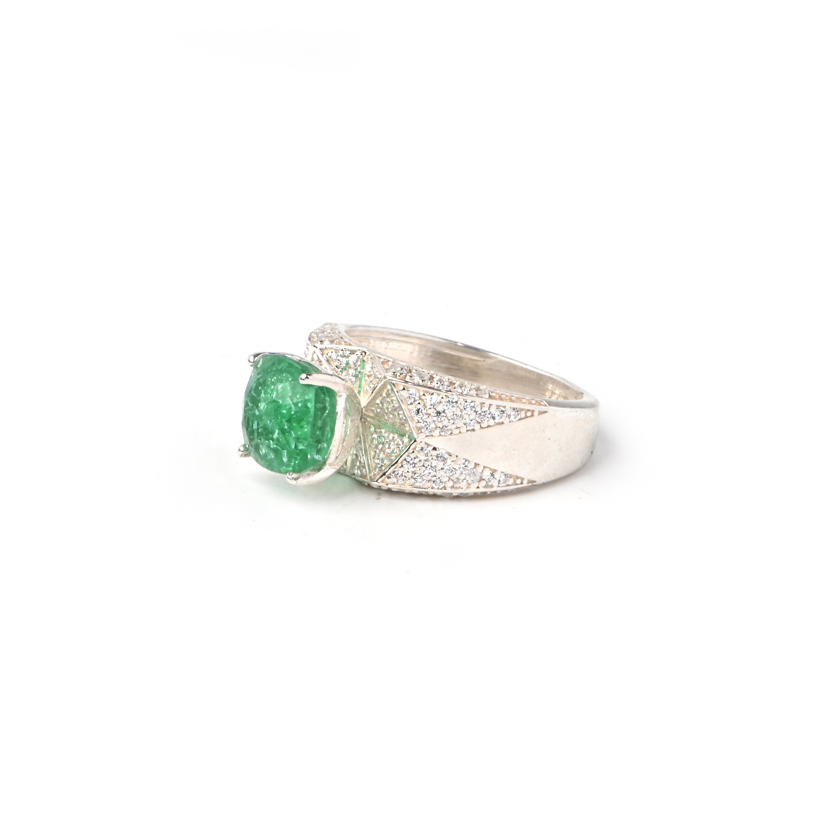 Elegant Cushion Cut Lab-Grown Emerald Ring in Sterling Silver for Timeless Luxury and Everyday Elegance
