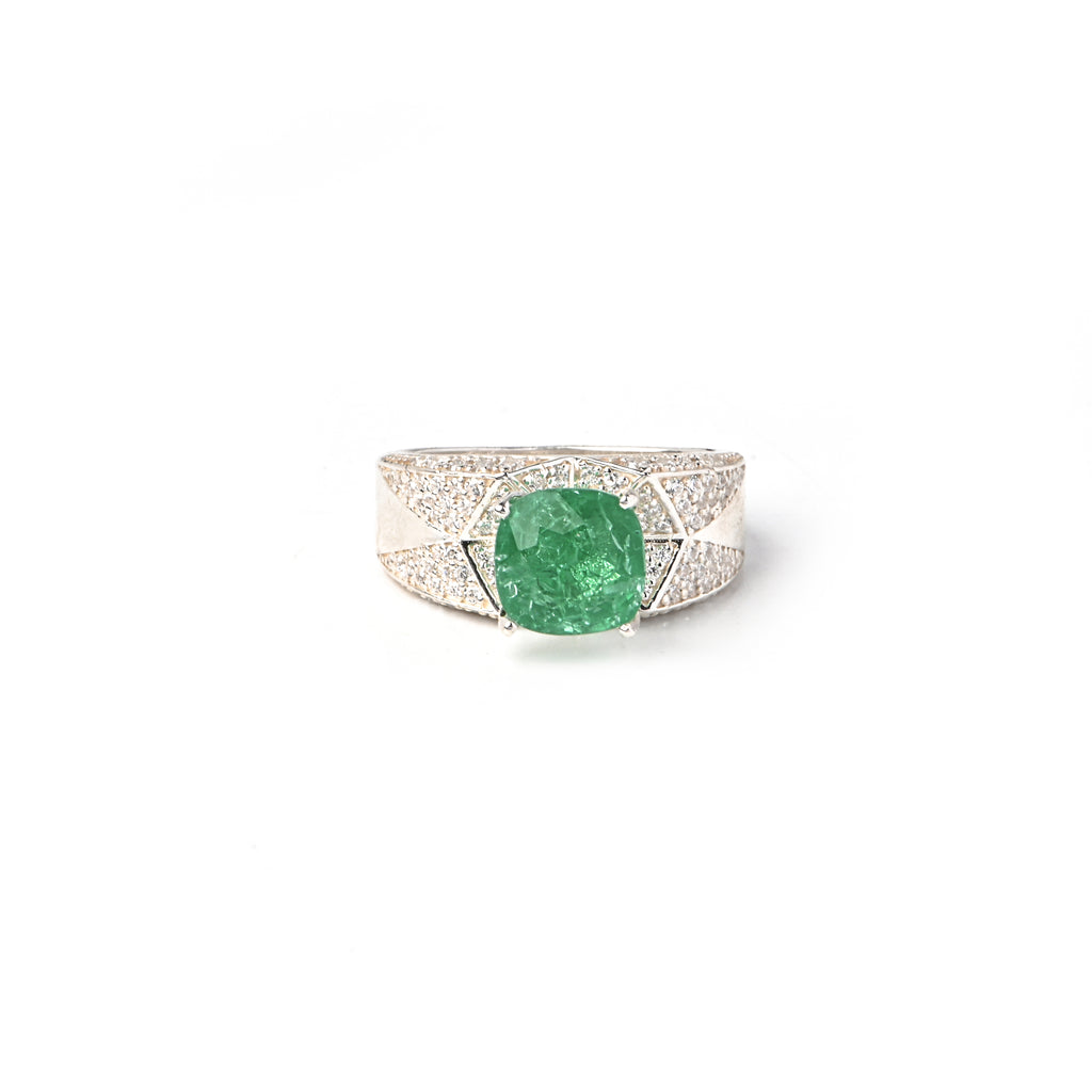 Elegant Cushion Cut Lab-Grown Emerald Ring in Sterling Silver for Timeless Luxury and Everyday Elegance
