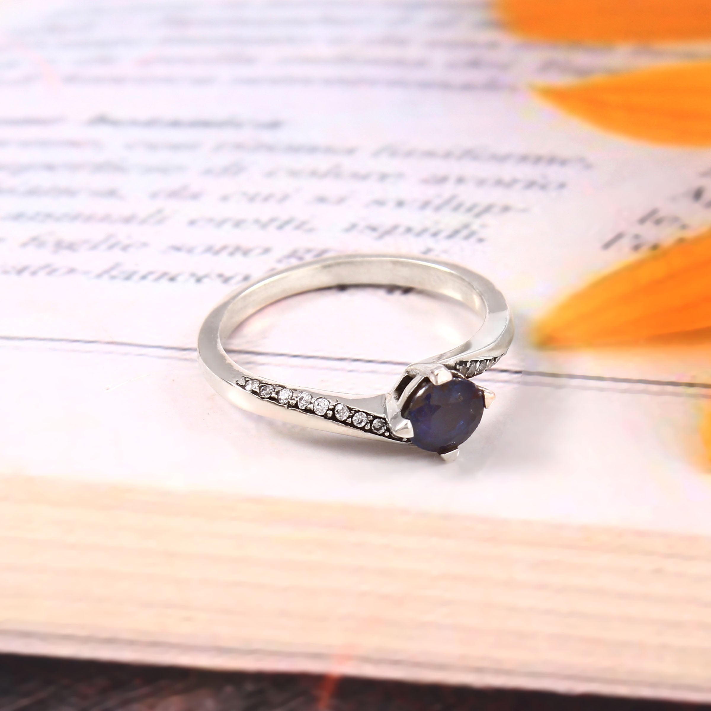 Elegant Round Kyanite Ring for Her, Timeless Blue Gemstone Jewelry with Radiant Charm