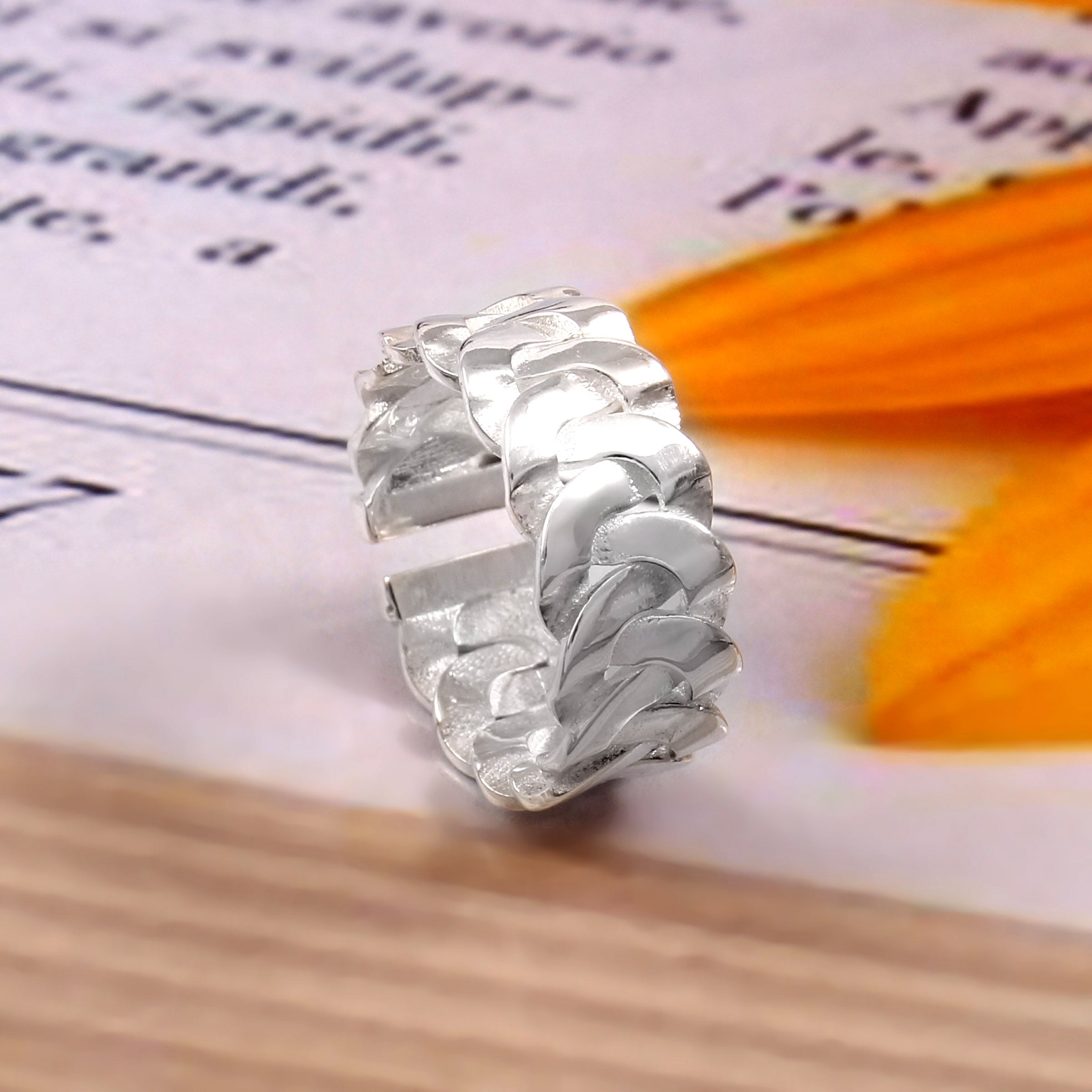 Zigzag Snake Style Band Ring for Men and Women, Modern Statement Jewelry Design