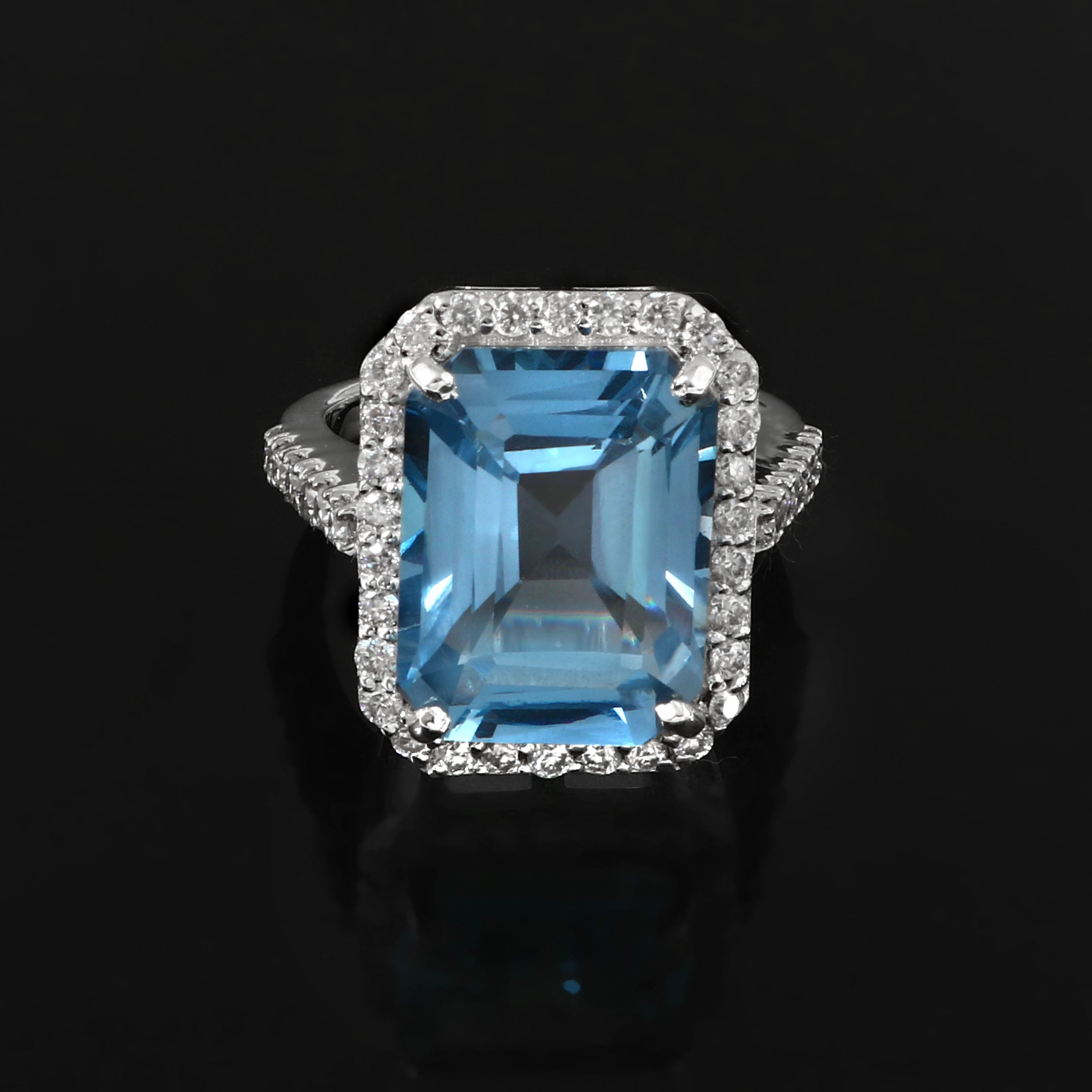 Natural Blue Topaz Ring for Her, Elegant Gemstone Jewelry with Timeless Sparkling Beauty