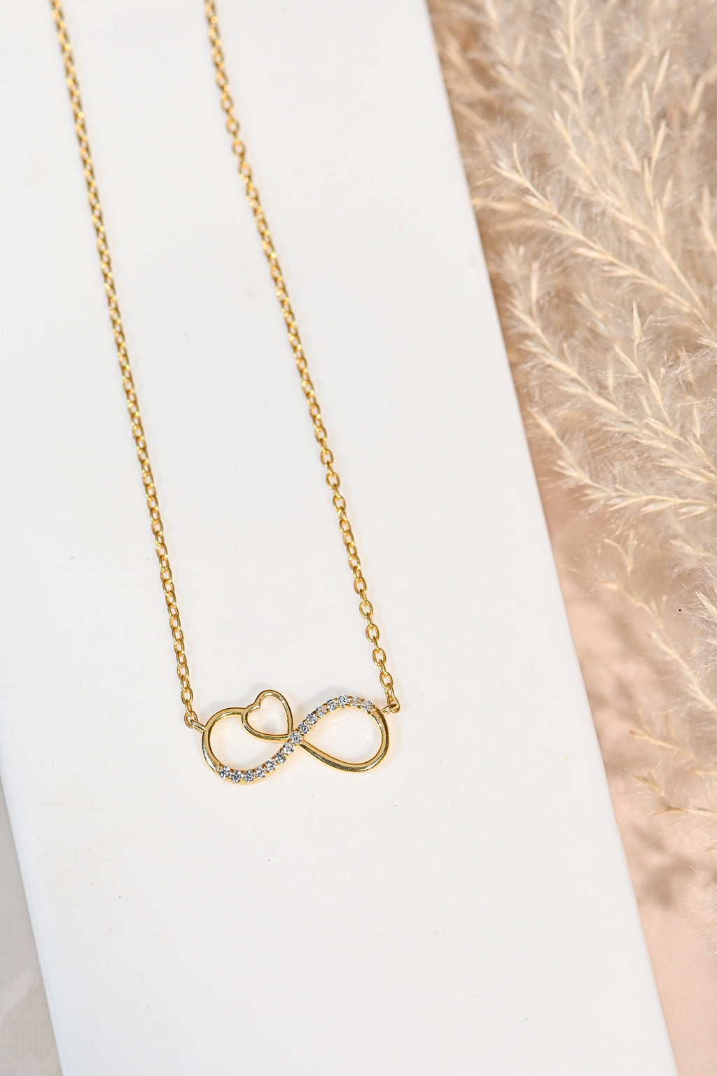 Elegant Infinity Moissanite Pendant for Her, Timeless Symbol of Love and Endless Sparkle
